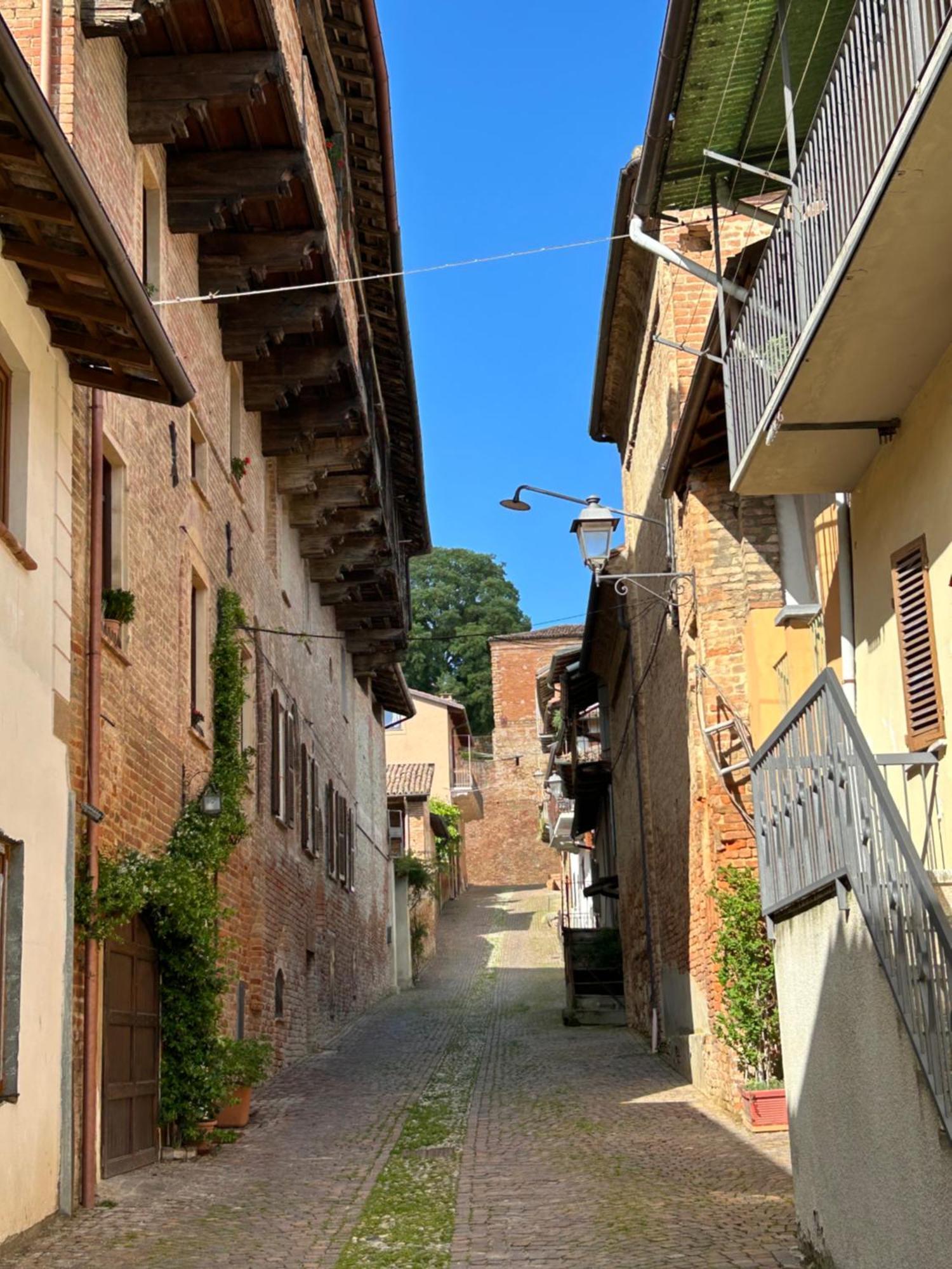 Hotel Al Vicolo Uno Montemagno  Esterno foto